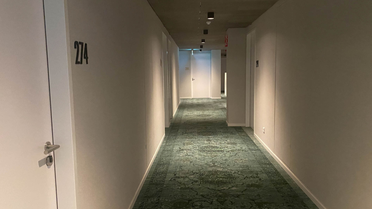 Hotel 99-33